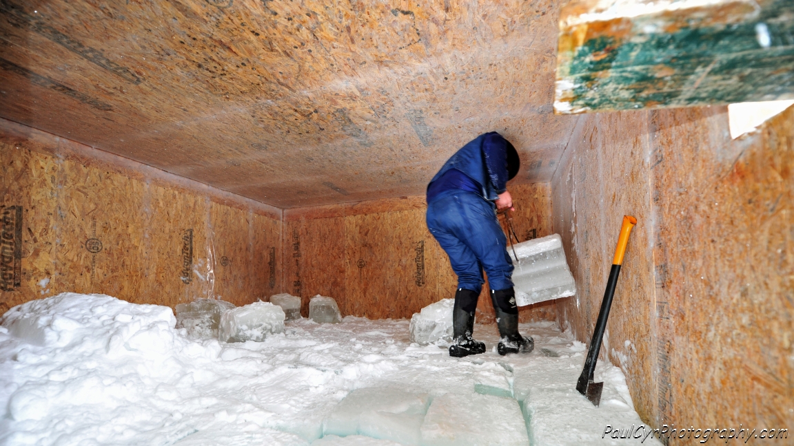 amish ice cutting 4