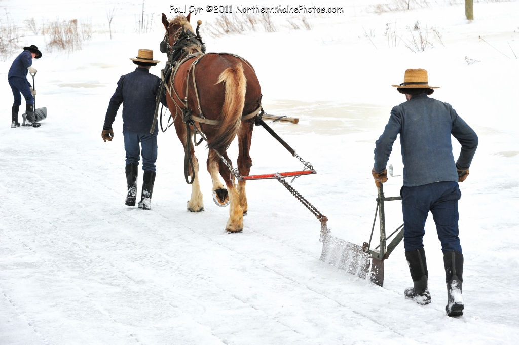 amish ice cutting 2